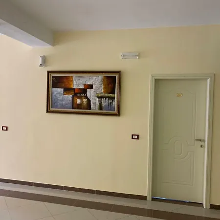 Ferrara 3*